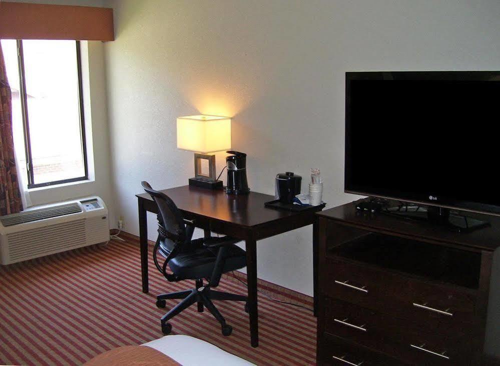 Americas Best Value Inn & Suites Bastrop Eksteriør bilde